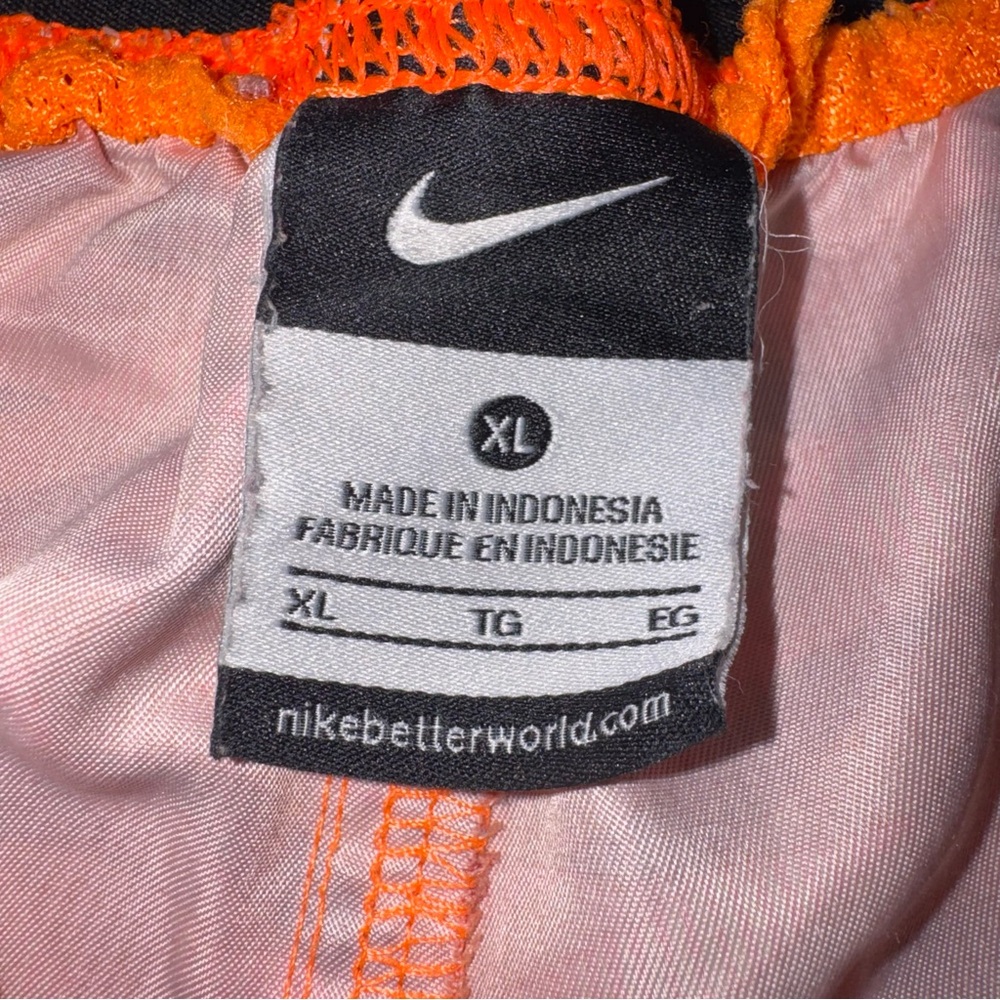 Nike Men’s XL Swim Trunks Orange Geometric Beach Shorts Lined Drawstring - Picture 4 of 5